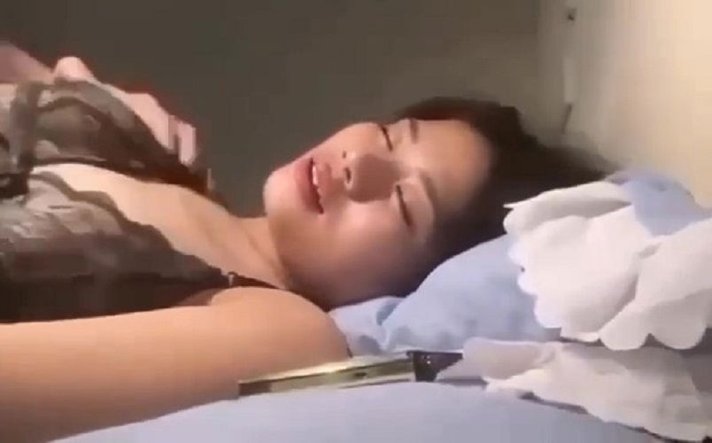 Clip: Em gái 2k4 mới chia tay người yêu là lại lộ clip sex - Clip Hot Việt