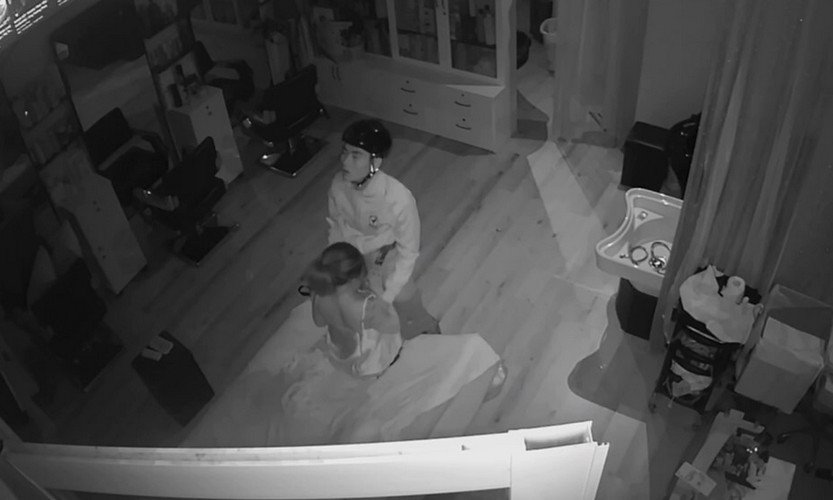 Clip: Hack camera chị chủ salon tóc và anh shipper giao hàng đêm - Clip Hot Việt
