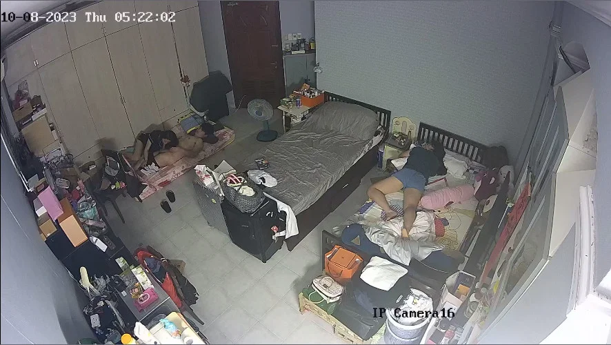 Clip: Hack camera – Lén lút chịch người yêu khi chị gái ngủ trong phòng - Clip Hot Việt