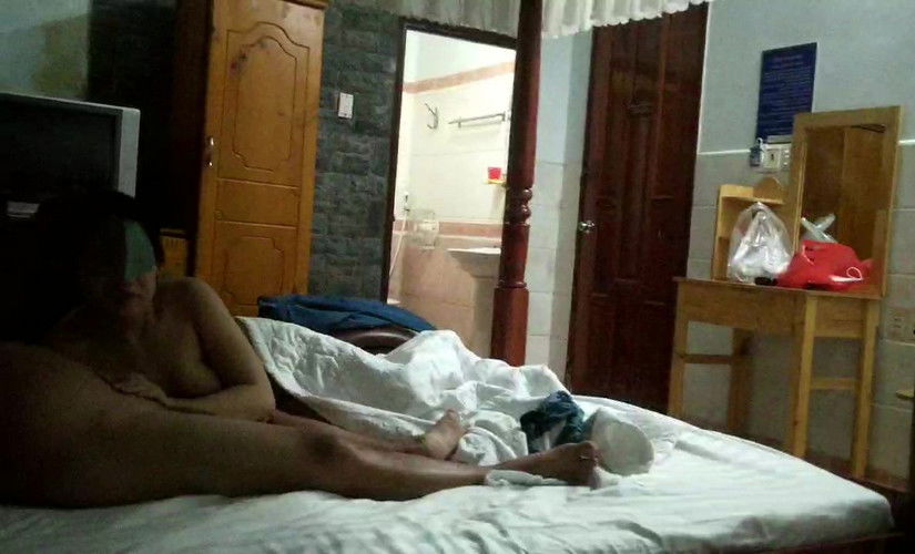 Clip: Ký sự check hàng em Trúc 400k – Quận 12 - Clip Hot Việt